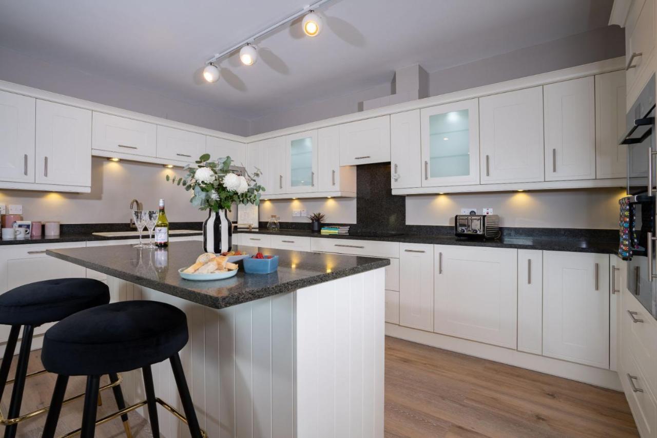 Brand New - Contemporary - 2 Bedroom - 2 Bathroom - Spacious Apartment - Lake Views Ambleside Exterior foto