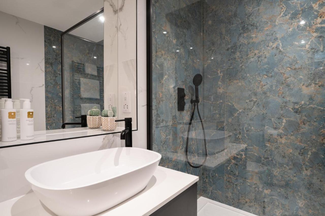 Brand New - Contemporary - 2 Bedroom - 2 Bathroom - Spacious Apartment - Lake Views Ambleside Exterior foto